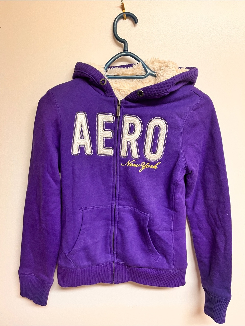 Vintage Y2K Aeropostale sweater with fur hood